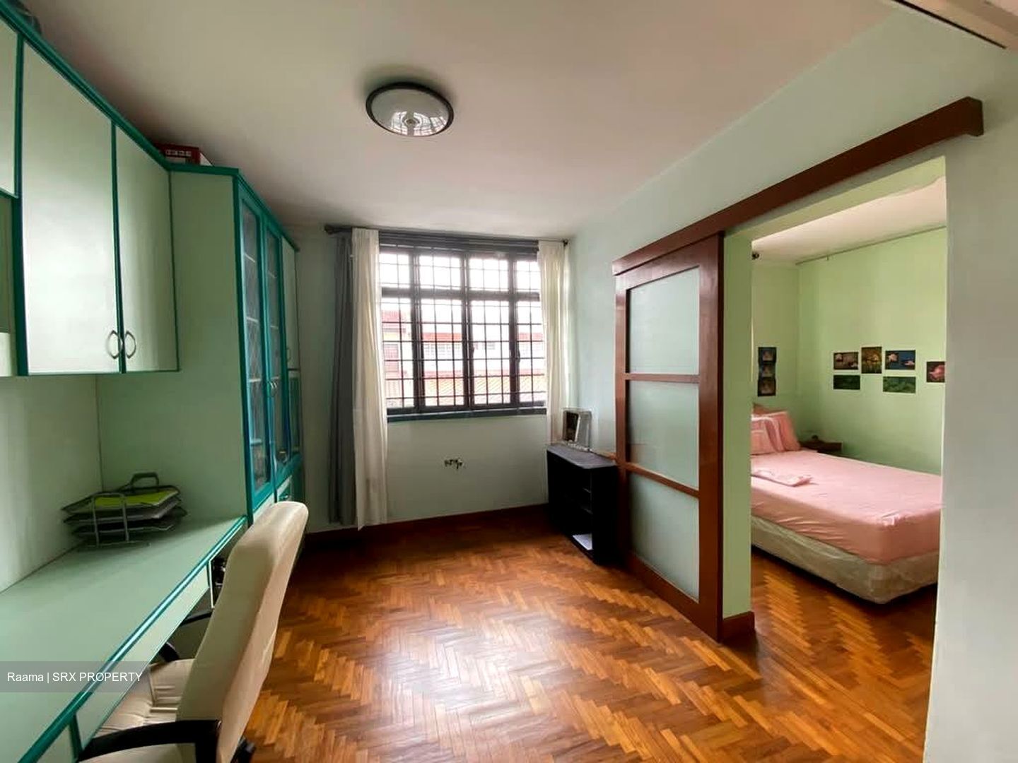 Flora Road (D17), Terrace #560816521